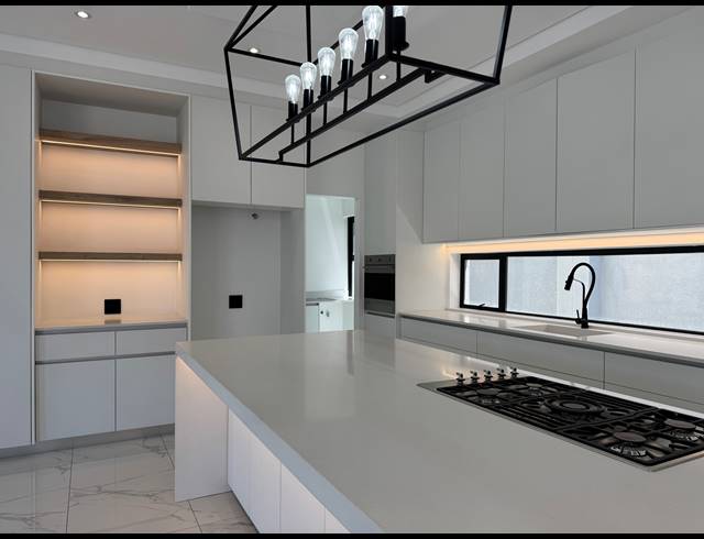 3 BEDROOM HOUSE FOR SALE IN SANDOWN
